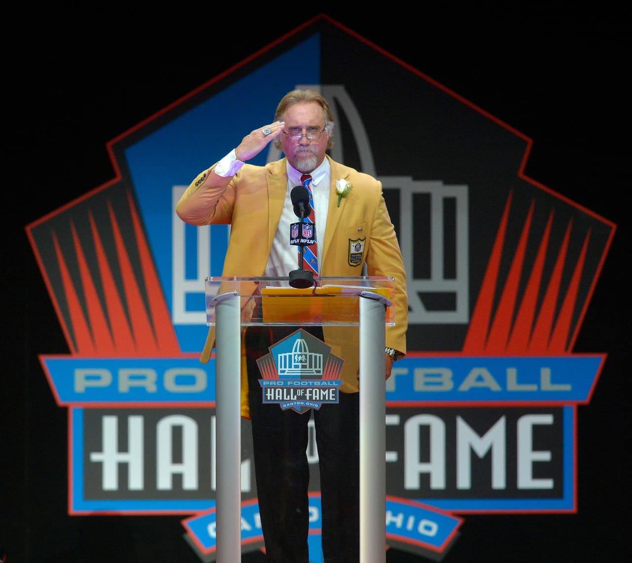 Miral algunas imágenes más de la ceremonia de inducción de la Clase 2016 al Salón de la Fama.