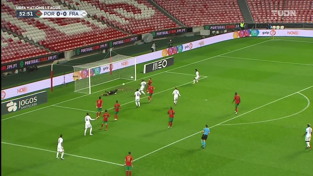 ¡TIRO ATAJADO! disparo por Adrien Rabiot.