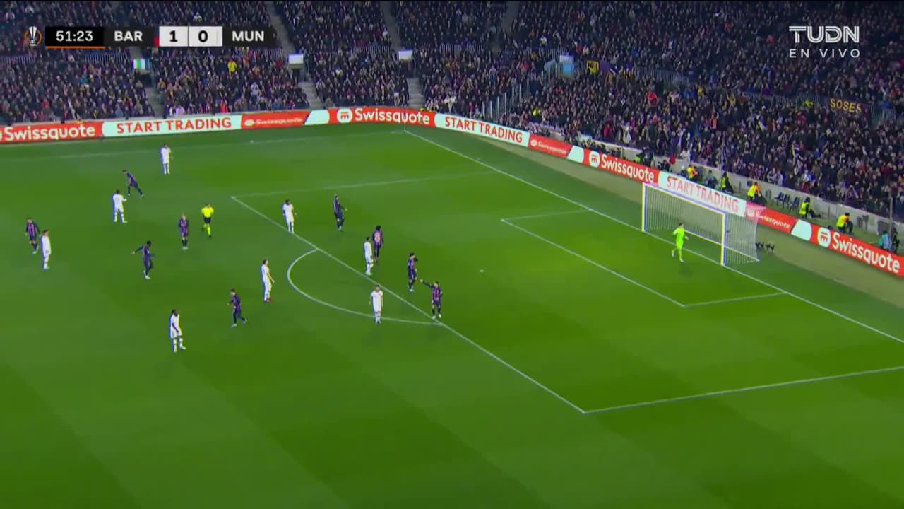 ¡GOL!  anota para Manchester United. Marcus Rashford