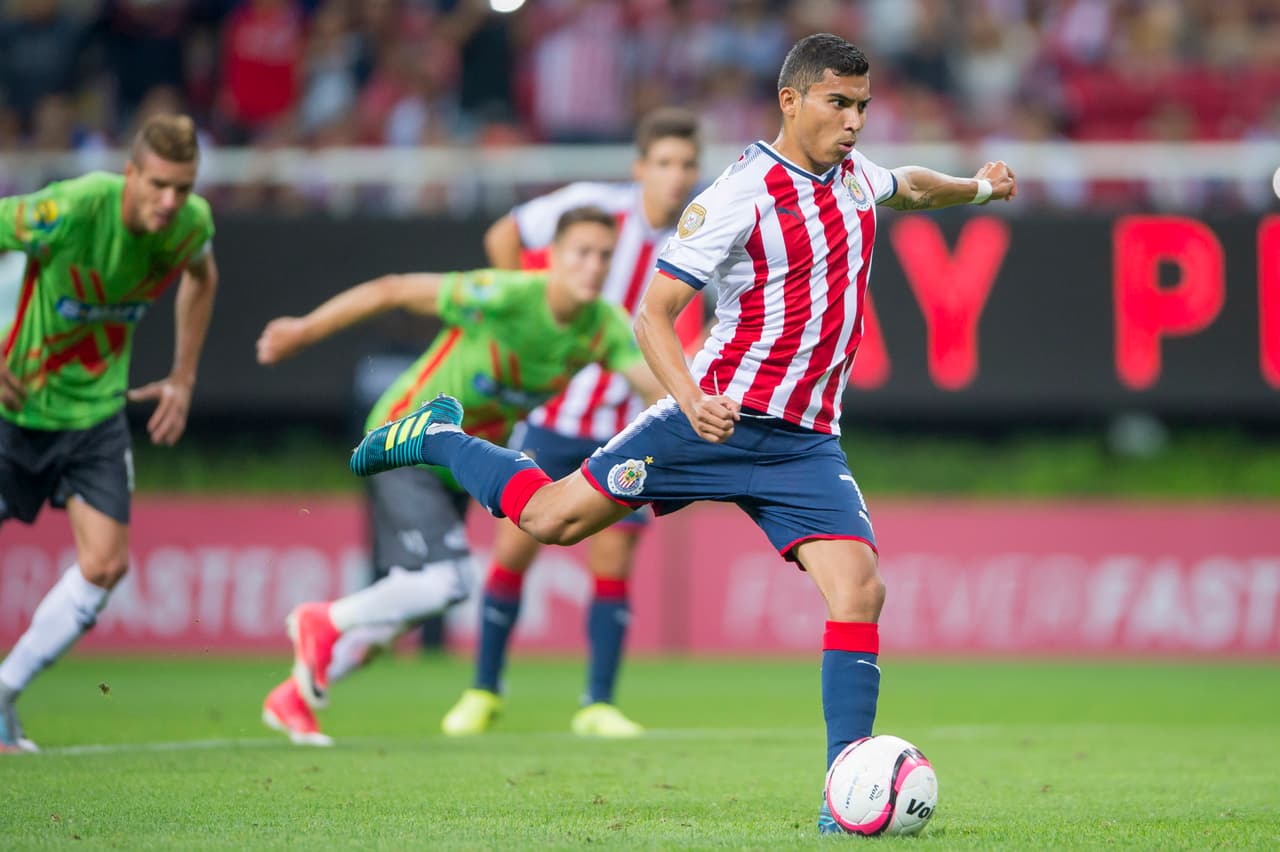 Con un valor de mercado de seis millones de euros, Orbelín Pineda es el futbolista más preciado de Chivas.