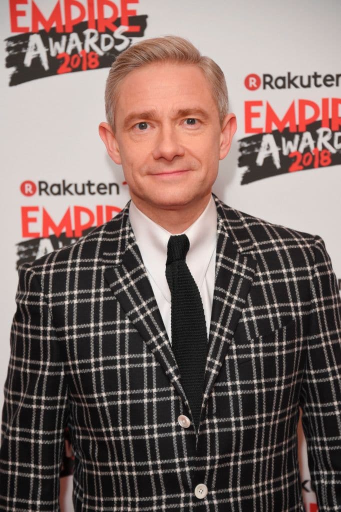 Ali G Indahouse (2002) - El Centro de Ocio John Nike en West Staines va a cerrar por falta de fondos. A Ali G le preocupa el destino del club alternativo de boy scouts que ha estado dirigiendo hasta ese momento.
<br>