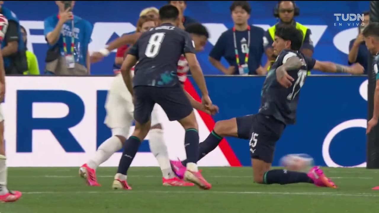 ¿Hubieras marcado esto como penal para Estados Unidos vs. Paraguay?