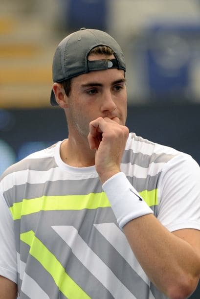 John Isner dio cuenta del ruso Nikolay Davydenko.
