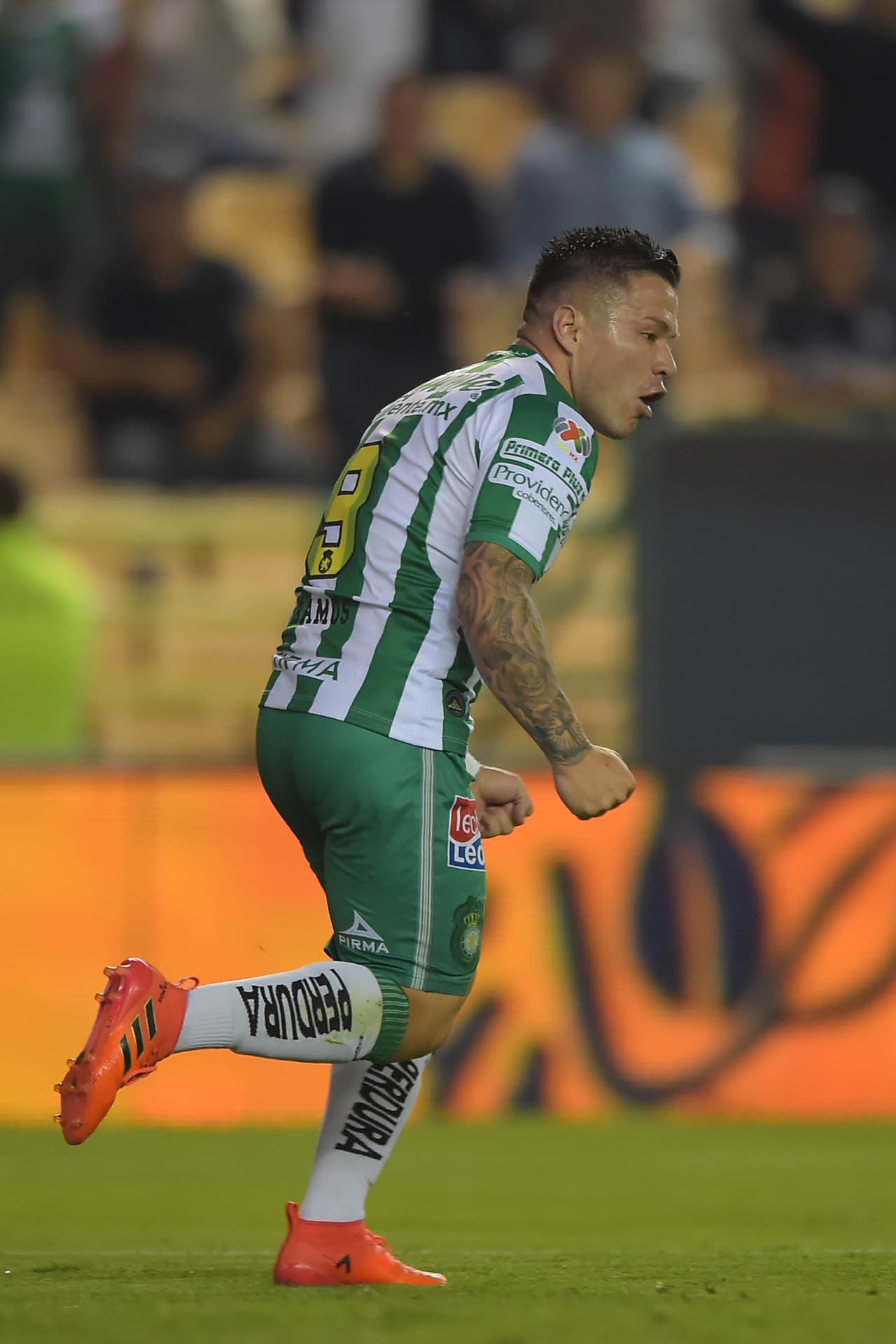 El gol llegó con un remate de cabeza a quemarropa tras un centro milimétrico de Luis Montes.