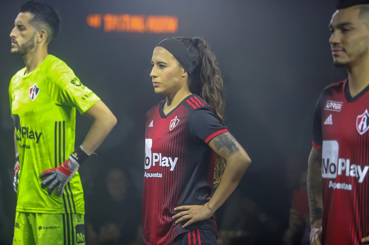 En la noche del jueves, Atlas hizo la presentación de sus nuevas armaduras para la temporada 2019/20 de la Liga MX. A pesar de las críticas por la playera titular y su nuevo diseño, en el equipo esperan que a la afición le guste cada vez más con la llegada de los buenos resultados deportivos.