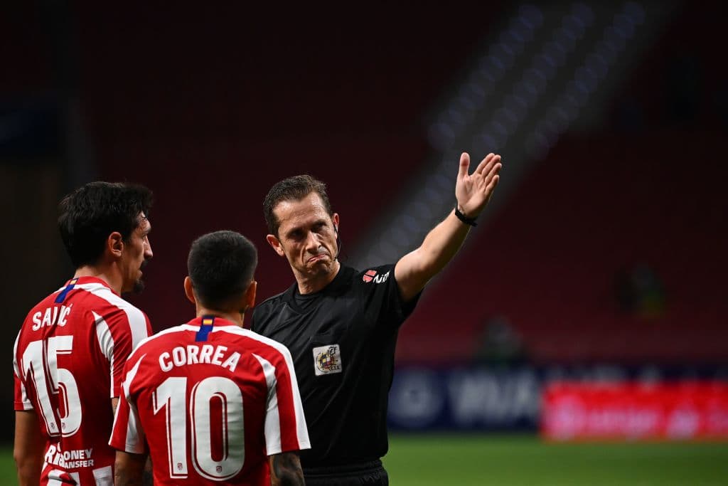 Andrés Guardado salió del terreno de juego al 43’. Al final de la primera mitad el marcador se mantenía cero por cero.