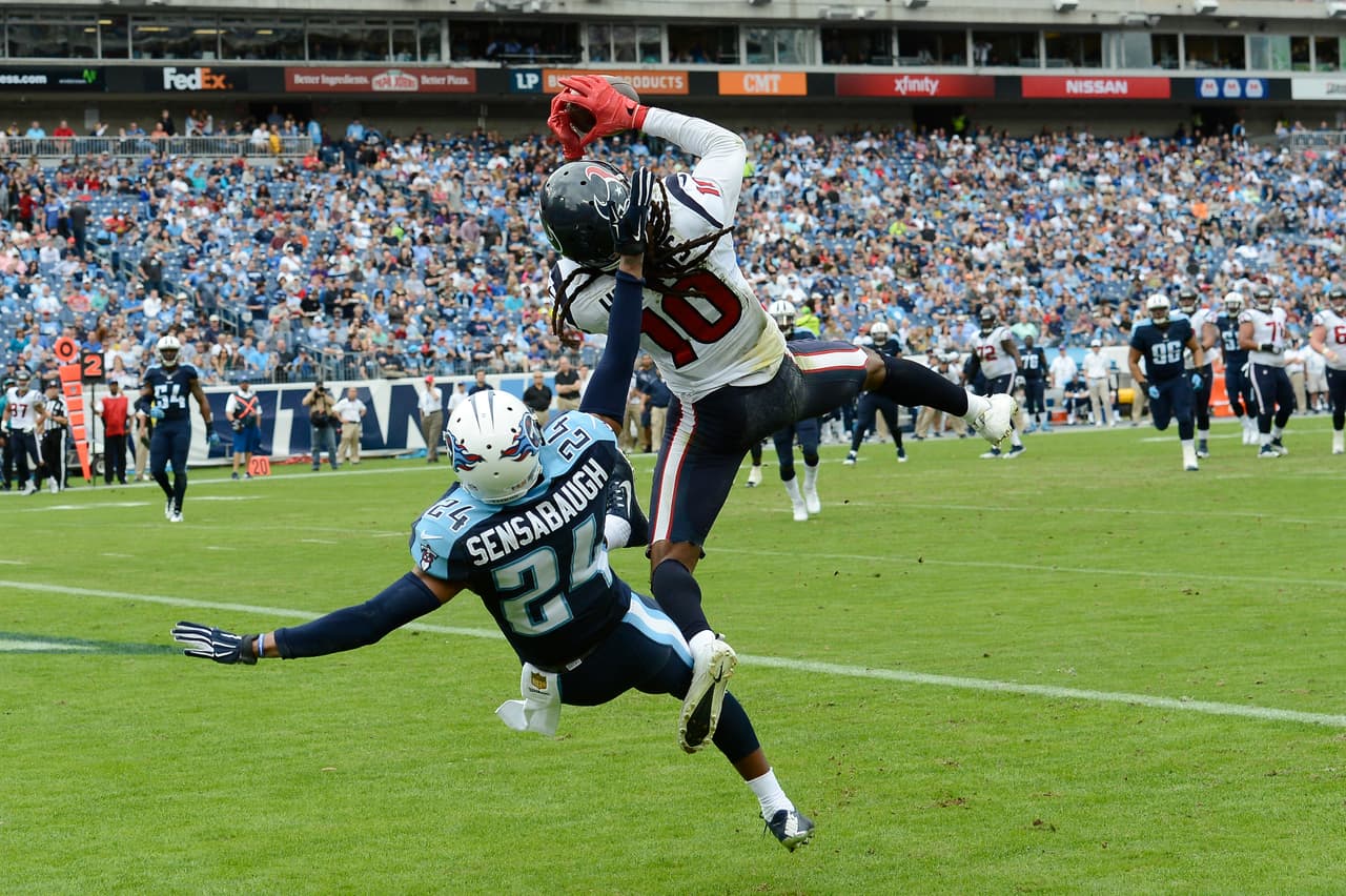 7 HOUSTON TEXANS A pesar del carrusel interminable de quarterbacks y que la defensiva no ha sido tan brillante como en 2014 cuando J.J. Watt se codeó con los MVP, el equipo funciona gracias al orden del coach Bill O’Brien. Mención aparte merece el receptor DeAndre Hopkins.