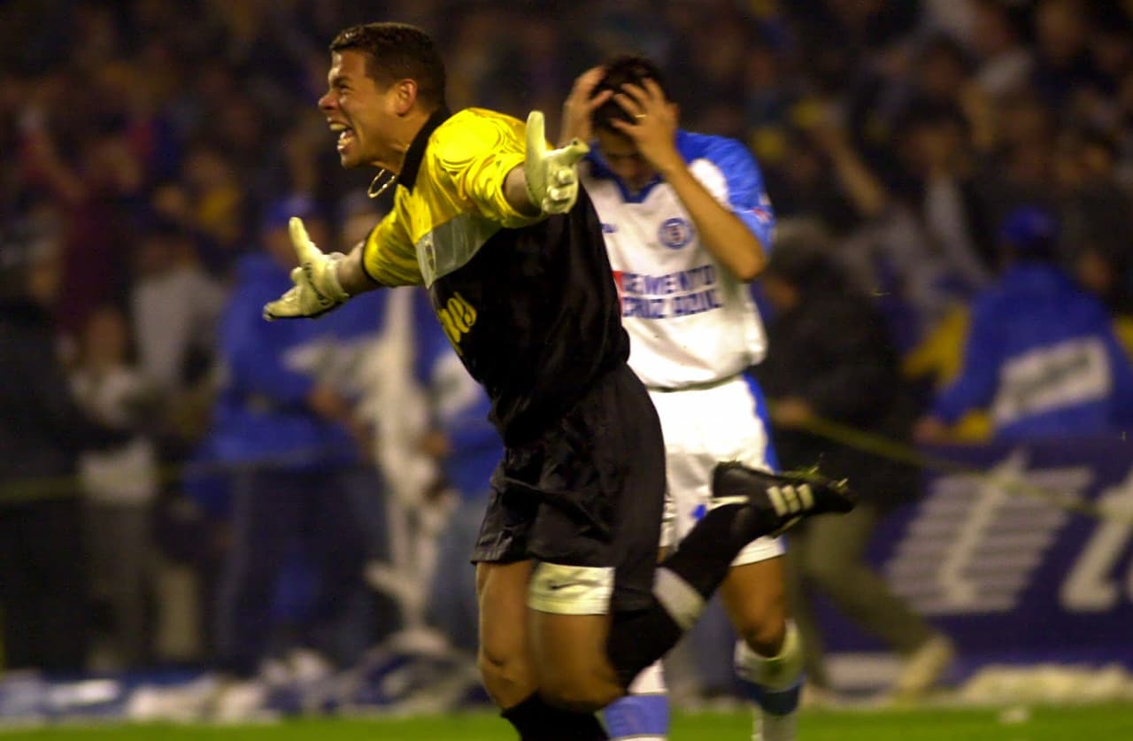 Un año después el turno en la final fue para Cruz Azul, que sufrió la habilidad de Córdoba bajo los tres palos en las definiciones desde los doce pasos.