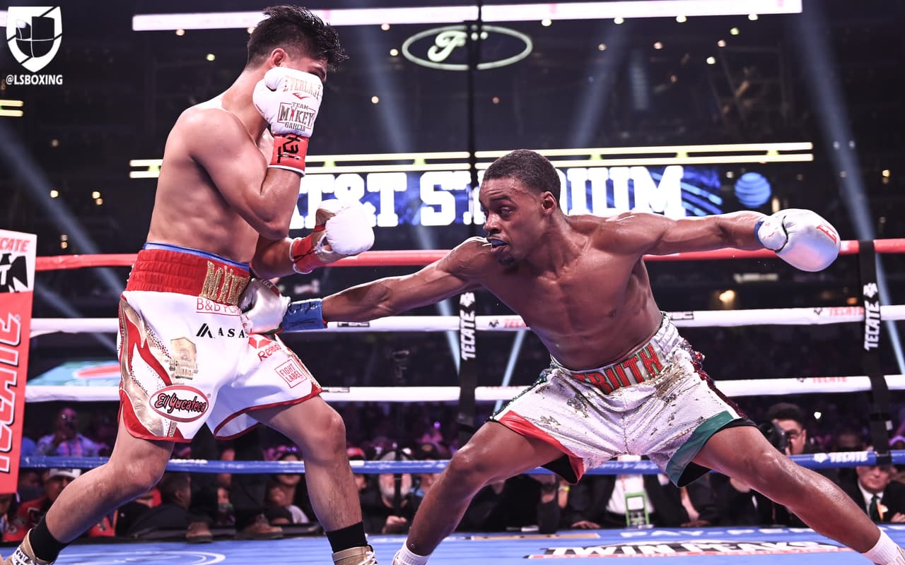 Durante toda la contienda, García no pudo ni supo cómo quitarse la letal izquierda de Spence Jr. Por momentos parecía una simple sesión de sparring para el monarca.