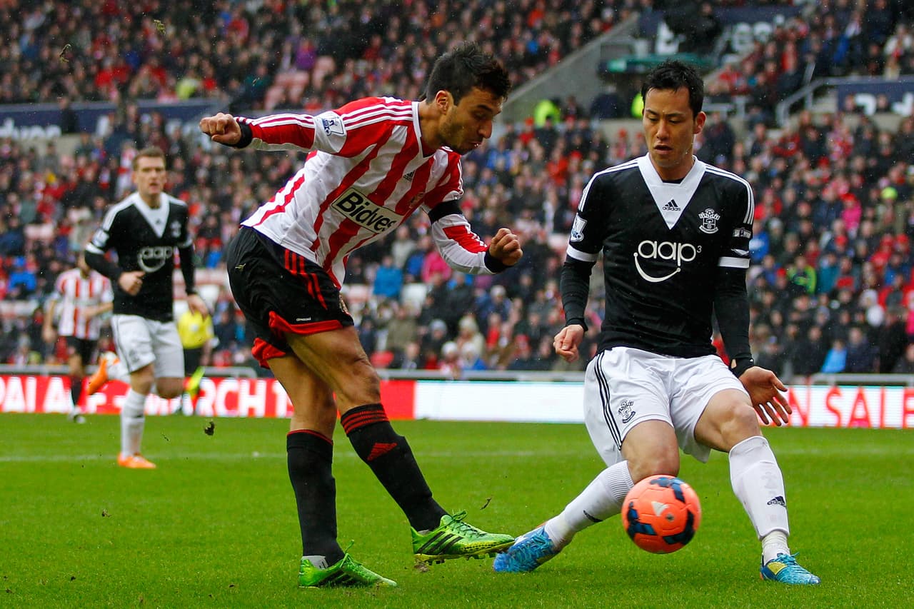 Habiendo anotado más de 70 goles en distintas etapas con el Newell's, materializó un traspaso al AFC Sunderland de la Premier League. Pero no le fue bien la verdad.