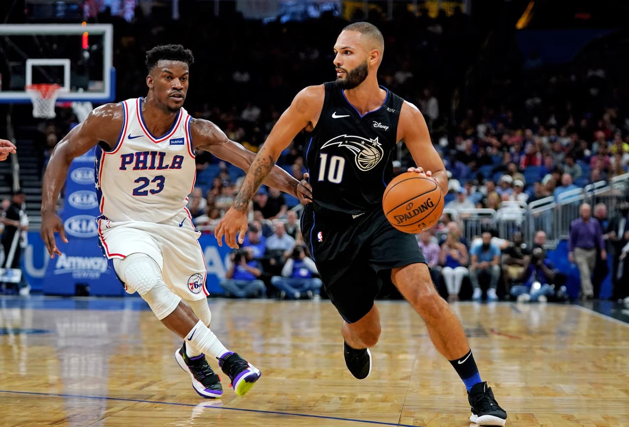 El francés Evan Fournier se despachó con 14 puntos, mientras que Nikola Vucevic sumó 28 y 11 rebotes para la causa de Orlando. Por Philadelphia Joel Embiid sumó 20 tantos y recuperó 10 tableros.