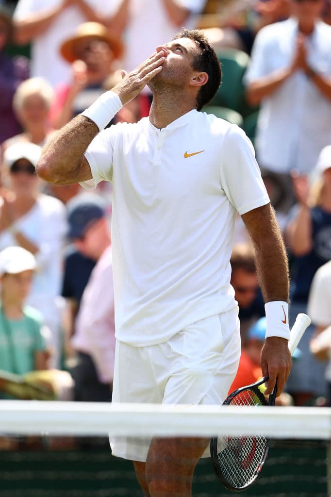 El argentino Juan Martín del Potro se deshizo del francés Benoit Paire (6-4, 7-6 (4) y 6-3) y consiguió el billete para los octavos de final de Wimbledon por cuarta vez en su carrera.