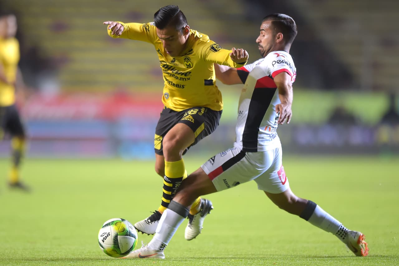 Aunque el trámite del juego fue parejo, Lobos BUAP tuvo varios pasajes en los que dominó la pelota e impidió el ataque de su rival.
