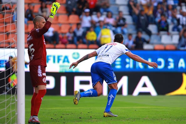 En el segundo gol de los Tuzos, Gibrán Lajud pedía posición adelantada pero el atacante de los locales estaba habilitado.