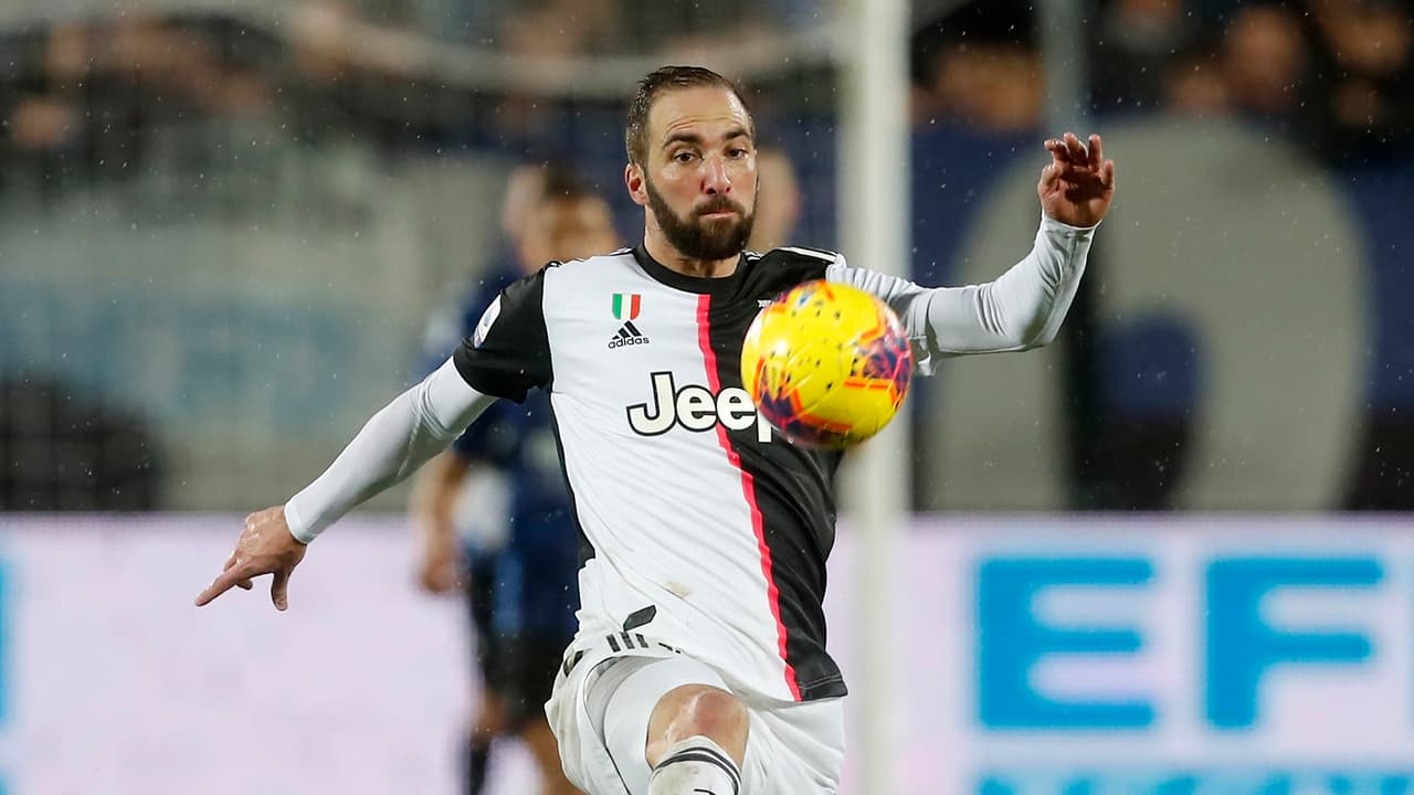 Se lesionó Higuaín en la práctica