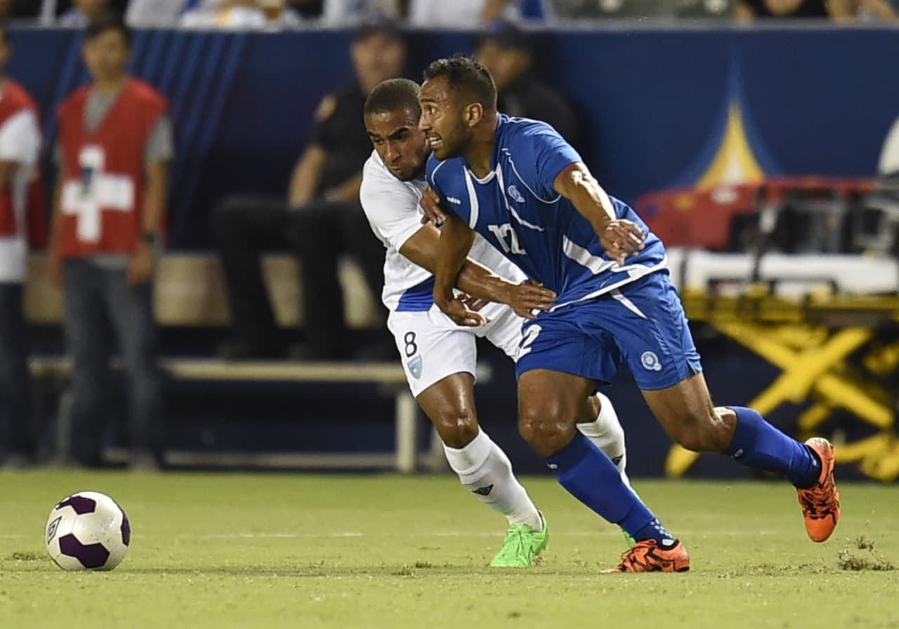 Un problema adicional se presentó con Andrés Flores, del New York Cosmos, quien rechazó la convocatoria aduciendo que no está en buen estado físico y que su equipo lo necesita.