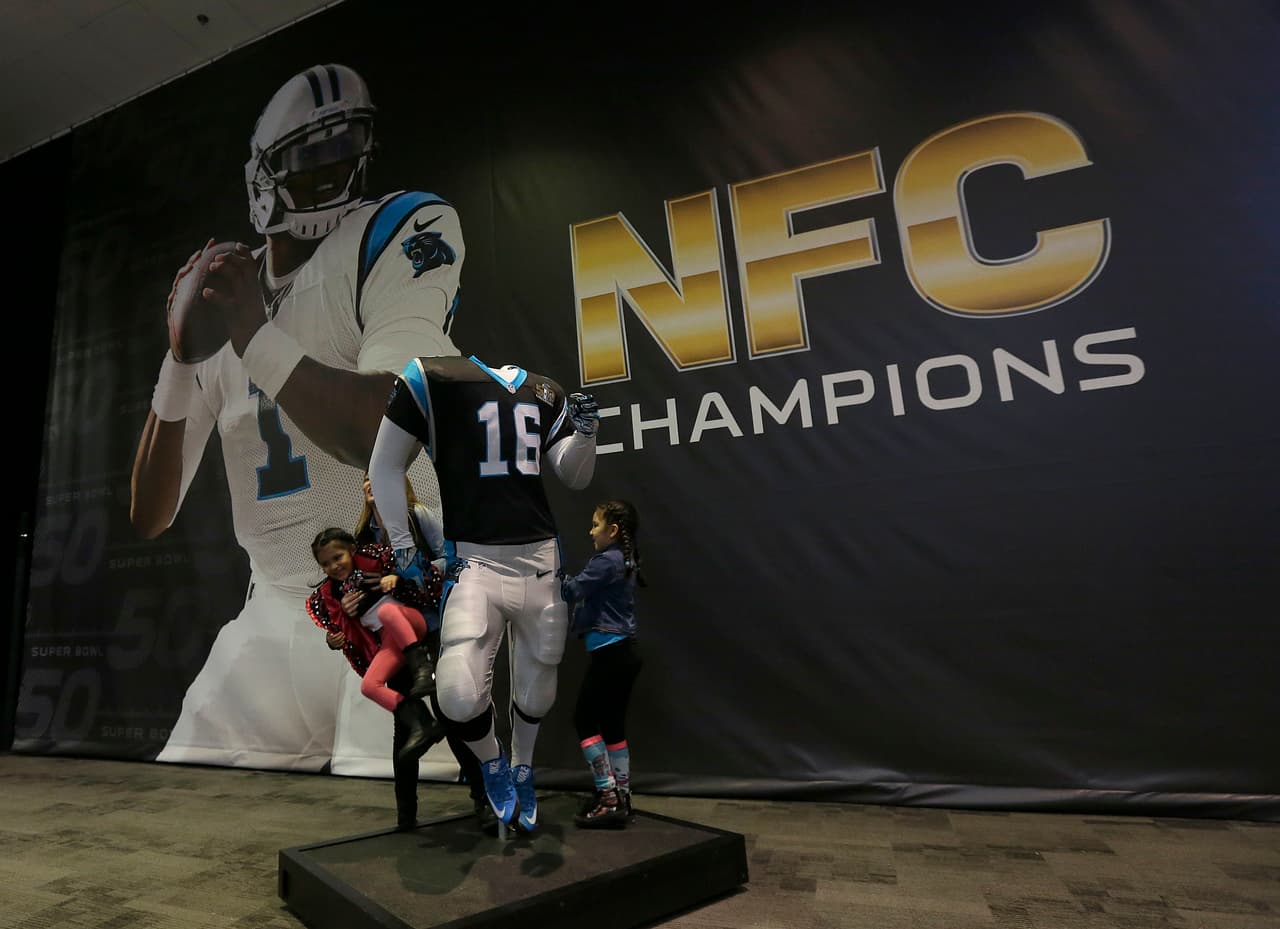 La fiesta ya empezó en San Francisco con motivo del Super Bowl 50, la gente se divierte en el NFL Experience, entre otras atracciones, he aquí las mejores imágenes.