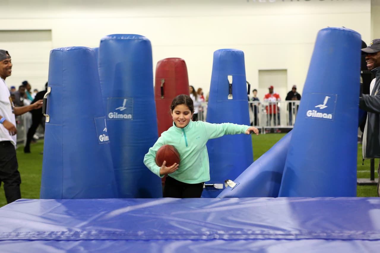 La fiesta ya empezó en San Francisco con motivo del Super Bowl 50, la gente se divierte en el NFL Experience, entre otras atracciones, he aquí las mejores imágenes.