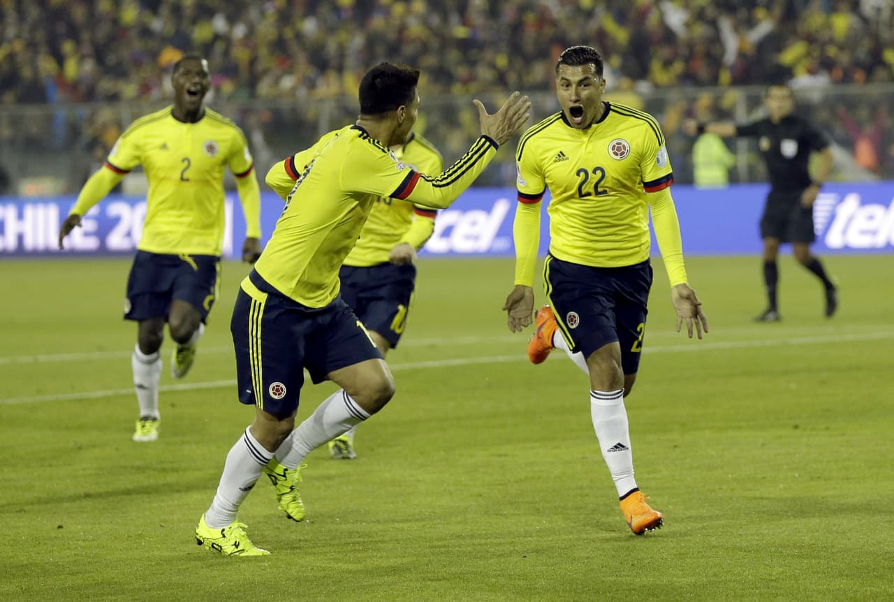 Su rendimiento se complementaba muy bien con la figura que adquiría en el equipo colombiano, marcando goles vitales como el de la Copa América de Chila 2015 a Brasil.