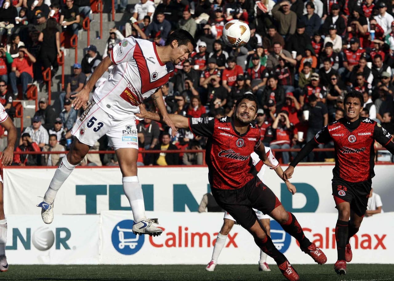 Los perros aztecas ganaron 2-0 en el Luis de la Fuente y 1-0 en el Hipódromo de Agua Caliente.