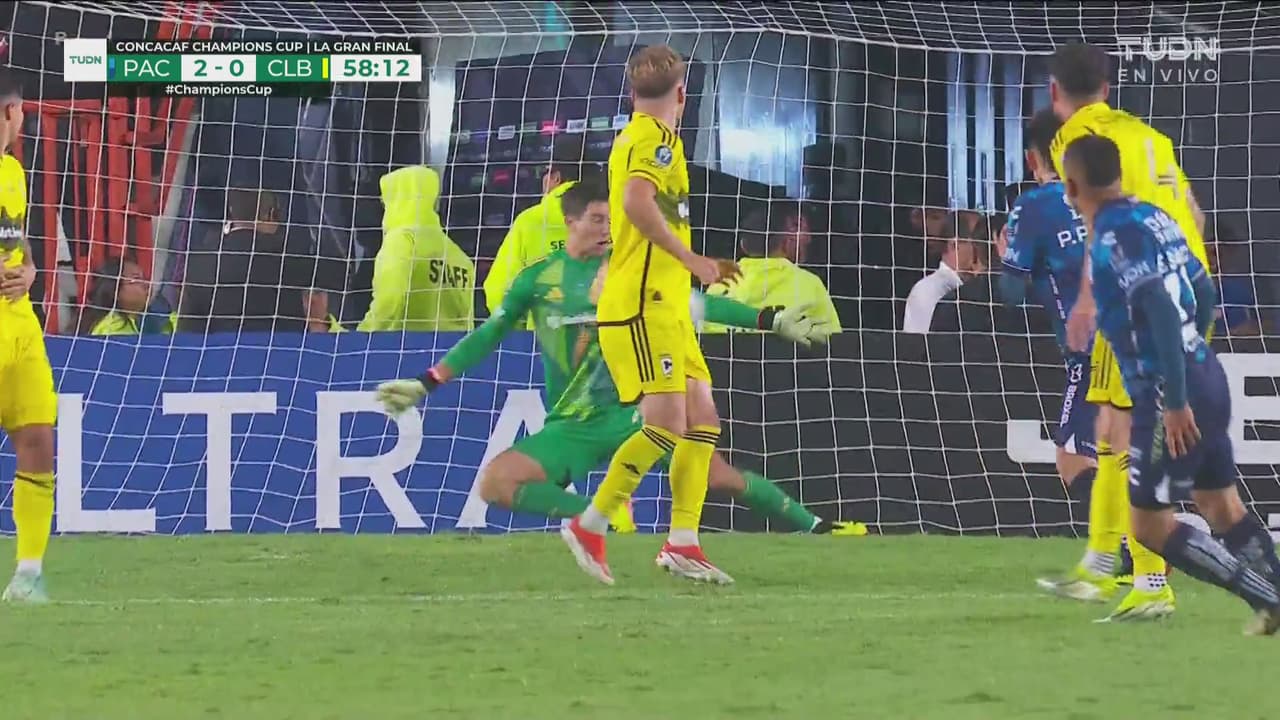 ¡Chiquito cerca de la gloria! Disparo de Sánchez que tapa Schulte