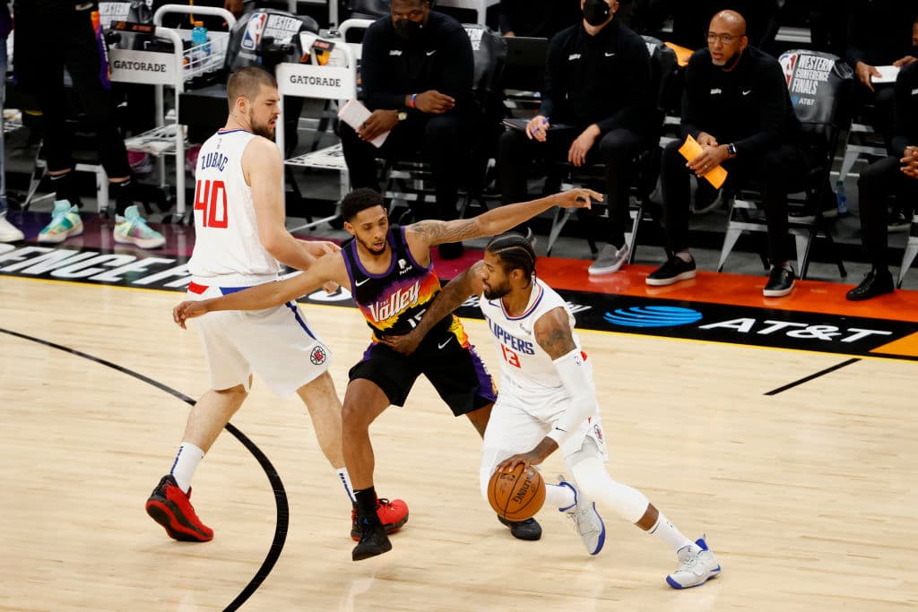La canasta de último segundo de Deandre Ayton le da la victoria a los Pheonix Suns 103-104 sobre Los Angeles Clippers.