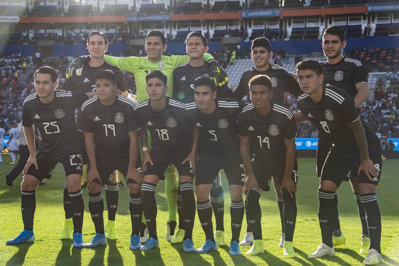 Por el conjunto tricolor iniciaron: Malagón, Álvarez, Hernández, Vargas, Cruz, Venegas, Ruiz, López, Angulo, Mascorro y Godínez.