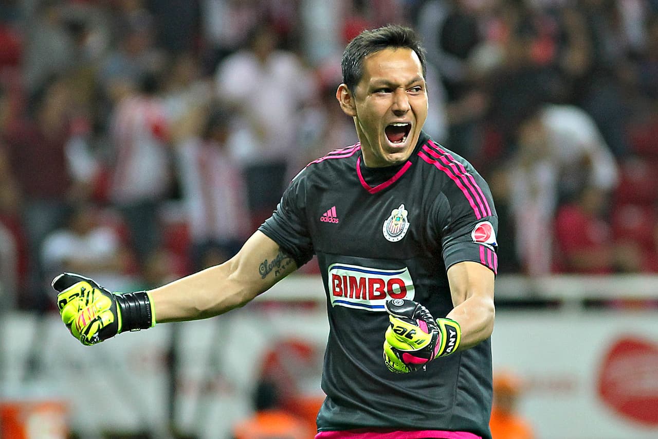 Pachuca prestó a Chivas un año más a Rodolfo Cota