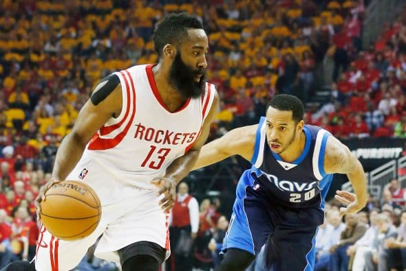 Luego de ganar tres juegos seguidos y perder uno en Dallas, y en medio de controversias por tensiones entre los dos equipos que llegaron hasta Twitter, el equipo de Houston avanza a la siguiente fase de playoffs en la Conferencia del Oeste.