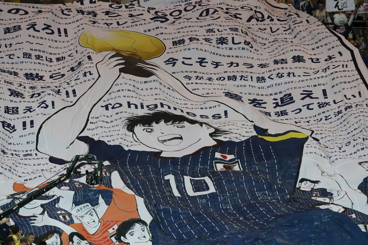 Oliver Atom, el protagonista de la serie animada Supercampeones, también está presente en el estadio.