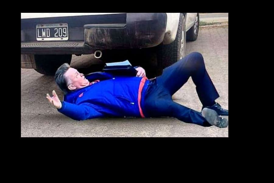 Los memes sobre la caída de Van Gaal no podían faltar y aquí tienes los mejores sobre su caída