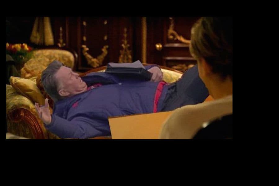 Los memes sobre la caída de Van Gaal no podían faltar y aquí tienes los mejores sobre su caída