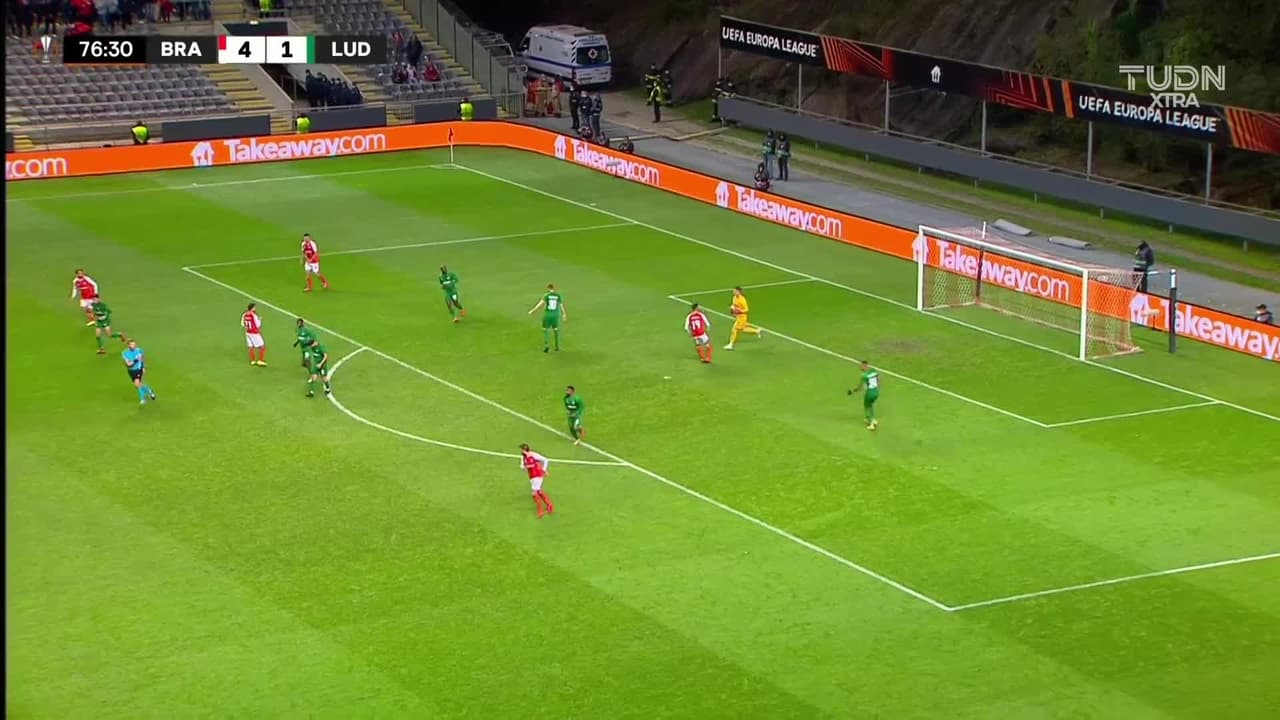 ¡TIRO ATAJADO! disparo por Ricardo Horta.