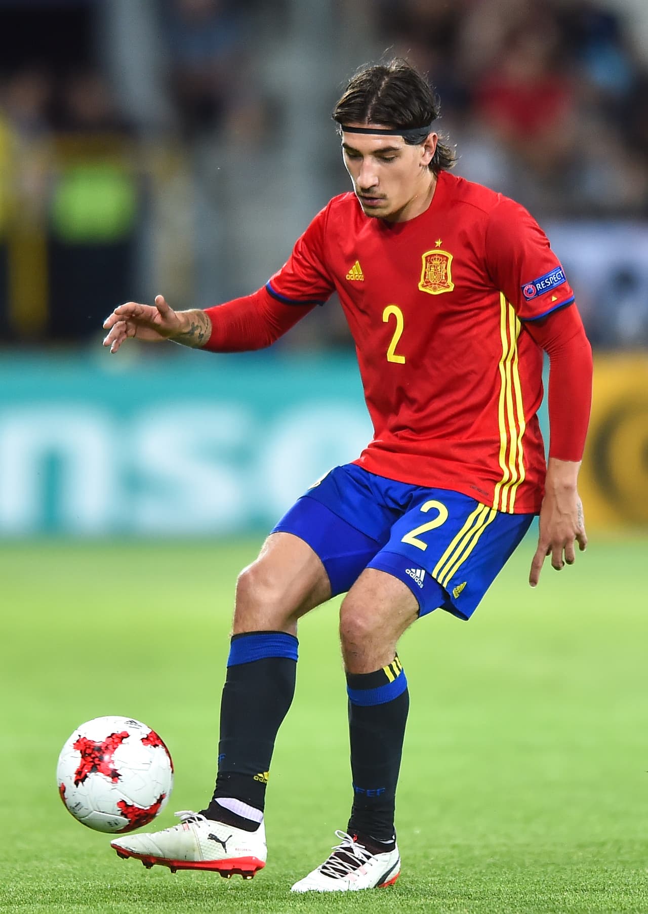 Otra opción para ser el nuevo 'Dani Alves' es la del catalán Héctor Bellerín del Arsenal. ¿Se repetiría un fichaje estilo Cesc Fábregas?