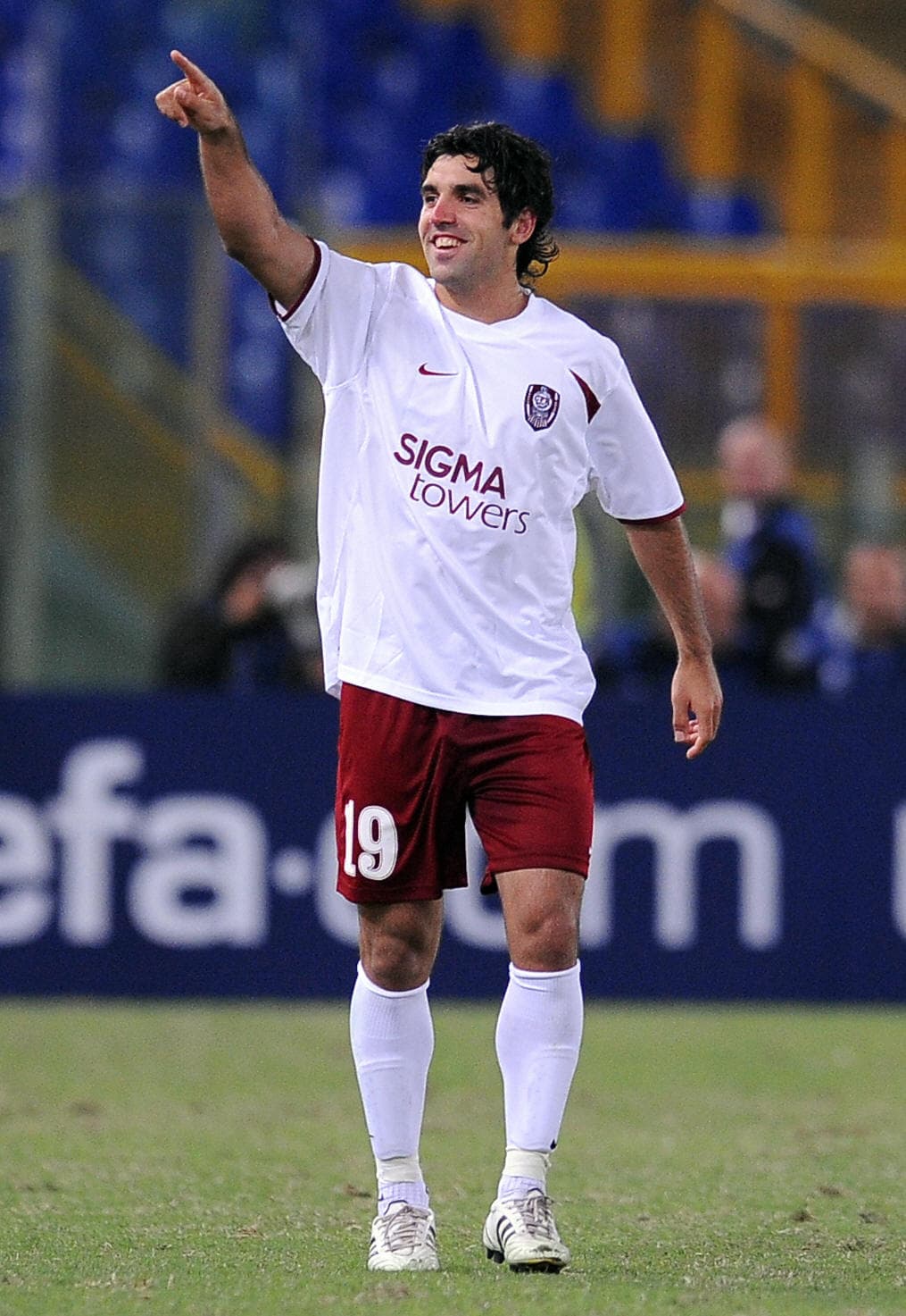 Al argentino Juan Culio sus actuaciones anteriores en el fútbol español lo marcaron en su llegada a Zaragoza, donde fue recibido con abucheos durante su presentación como jugador del club.