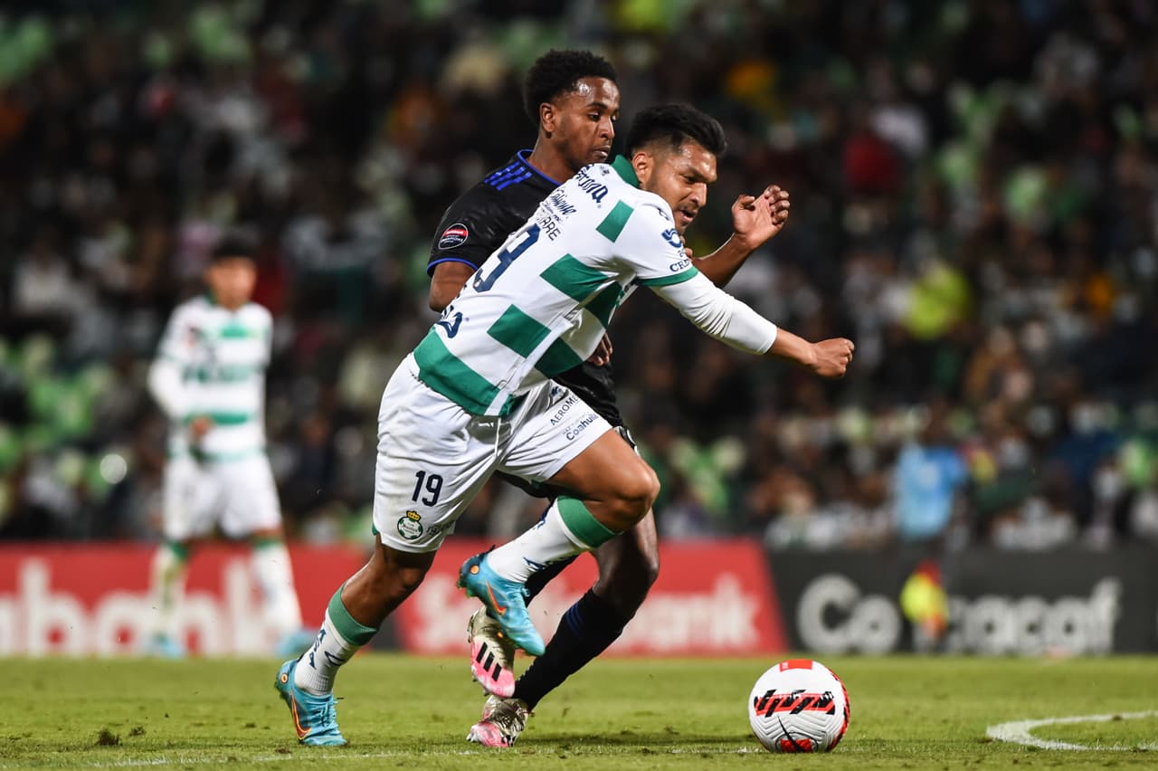 Jesús Otero sorprende al minuto 88, marca el único tanto del encuentro y la da la ventaja a Santos en los octavos de final tras vencer 1-0 al CF Montreal.