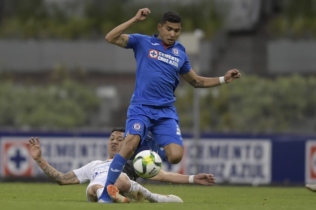 Algunos jugadores que llegaron a reforzar al equipo, como Orbelín Pineda, no han dado lo que se espera y en este partido, salvo un par de jugadas, no pesó, no se sntió su presencia en el campo.