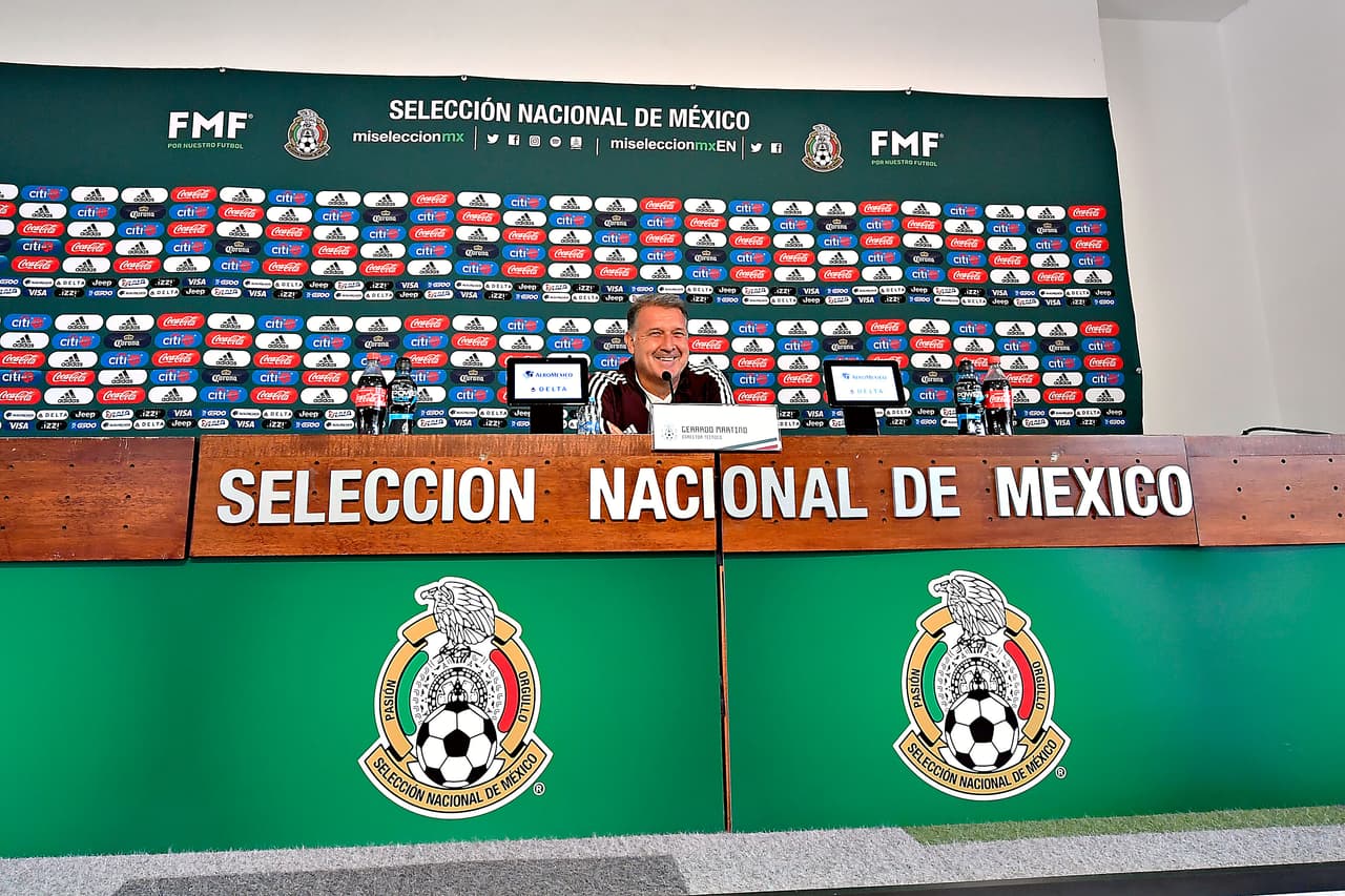 Los gestos del argentino Gerardo Martino como nuevo técnico de México en medio de sus primeros entrenamientos muestran su situación en medio de la ilusión, alegría e incluso la expectativa.