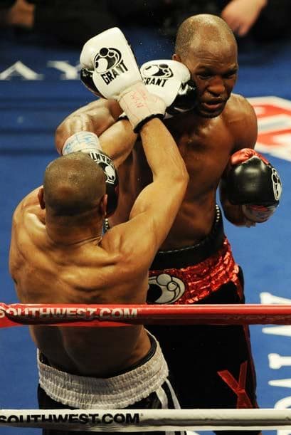 Hopkins y Jones llegaron al límite del enfrentamiento desahogando cuentas pendientes que datan desde 1993.