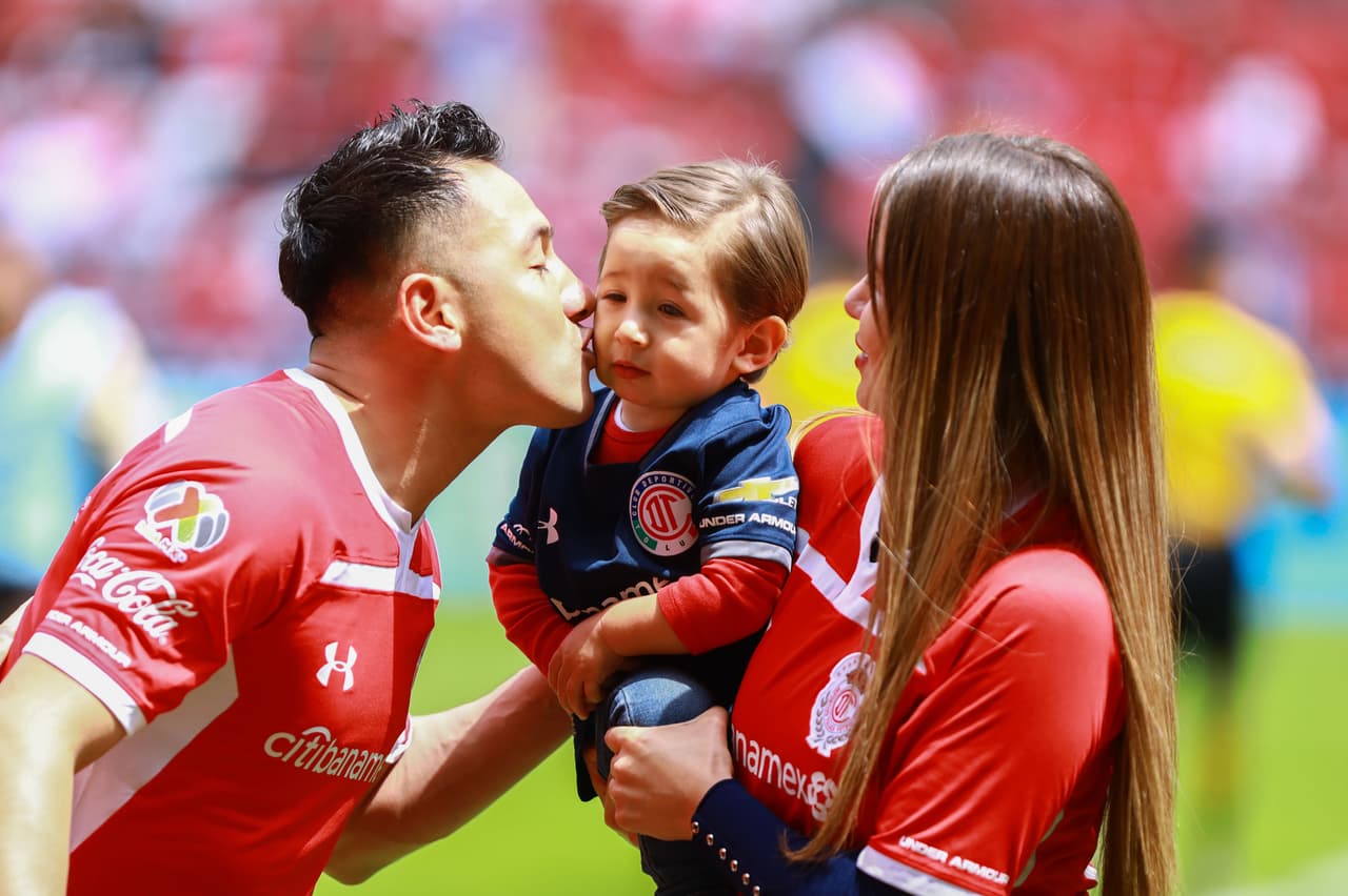 <b>Antonio Ríos </b>celebró su partido 300 con la playera de Toluca con un golazo en el triunfo 3-0 sobre Xolos de Tijuana, el segundo en la tarde del domingo.
