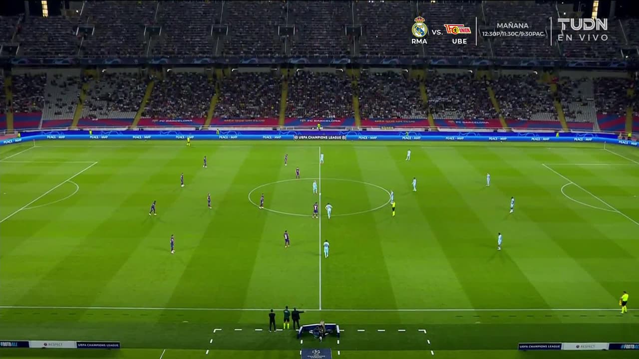 Arranca el partido y la pelota está en juego.