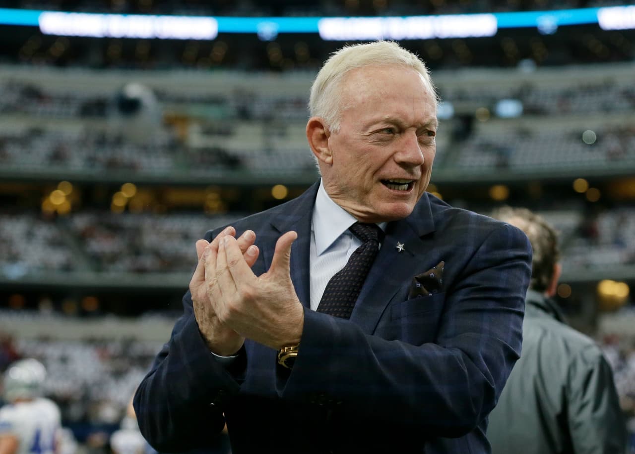 Jerry Jones dice que los Cowboys no entrarán en el juego de cambios previos al Draft
