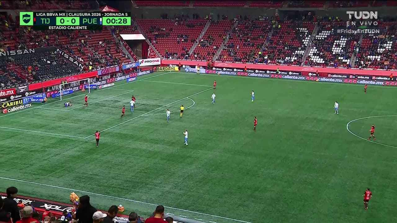 ¡TIRO ATAJADO! disparo por Esteban Lozano.