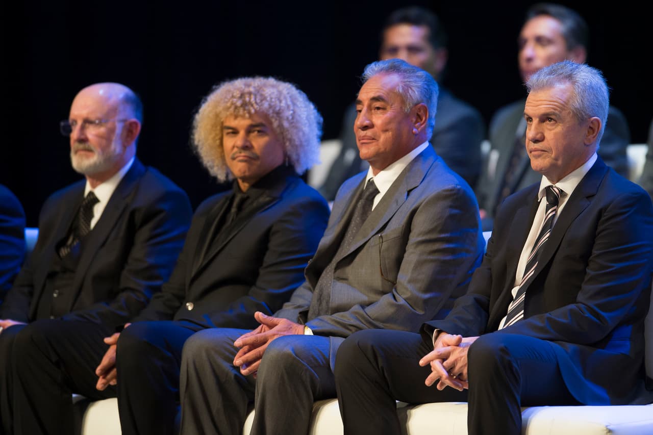 Manuel Lapuente, uno de los mejores entrenadores del futbol mexicano, logró títulos de liga y como seleccionador de México, consiguiendo el trofeo más importante a nivel selecciones: la Copa Confederaciones de 1999. En Liga MX, Manolo Lapuente hizo campeón al Necaxa, Puebla y América.