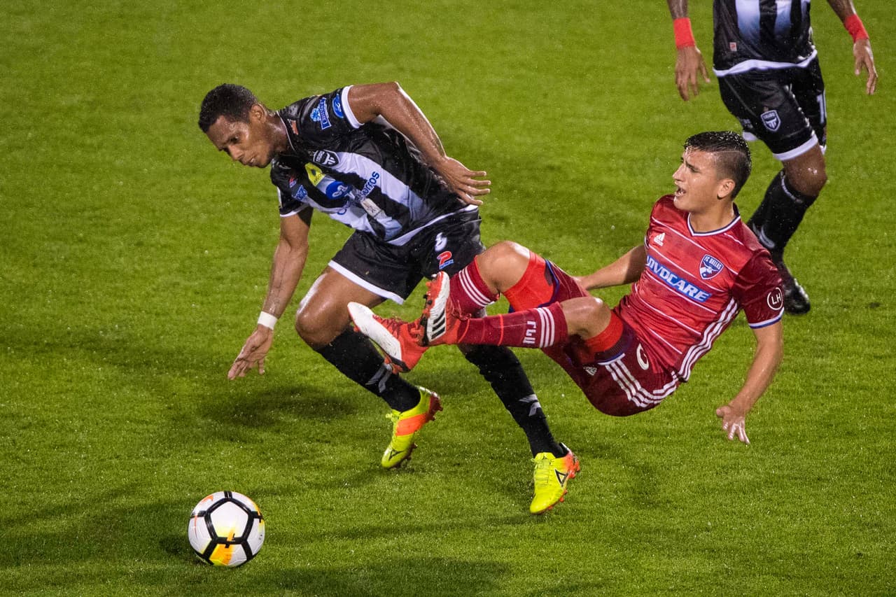Pese a imponerse por 3-2 ante Tauro, FC Dallas quedó fuera de la Liga de Campeones.