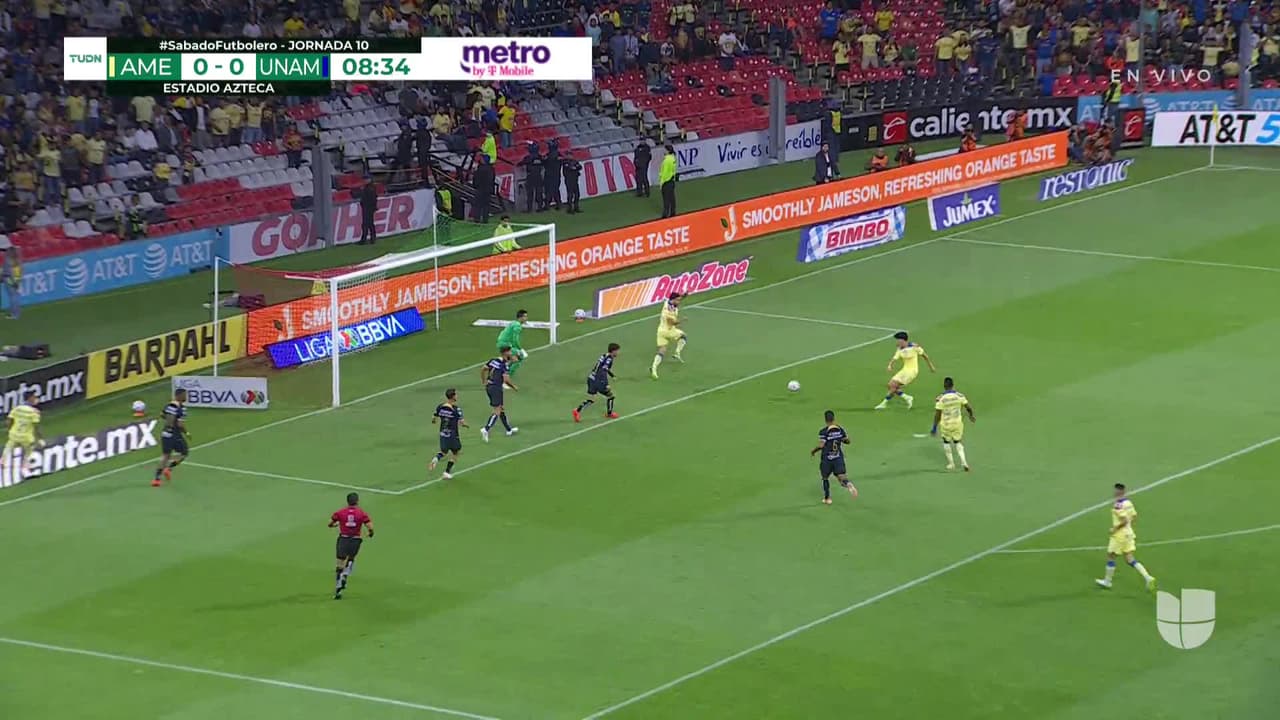 ¡GOL!  anota para América. Henry Martín