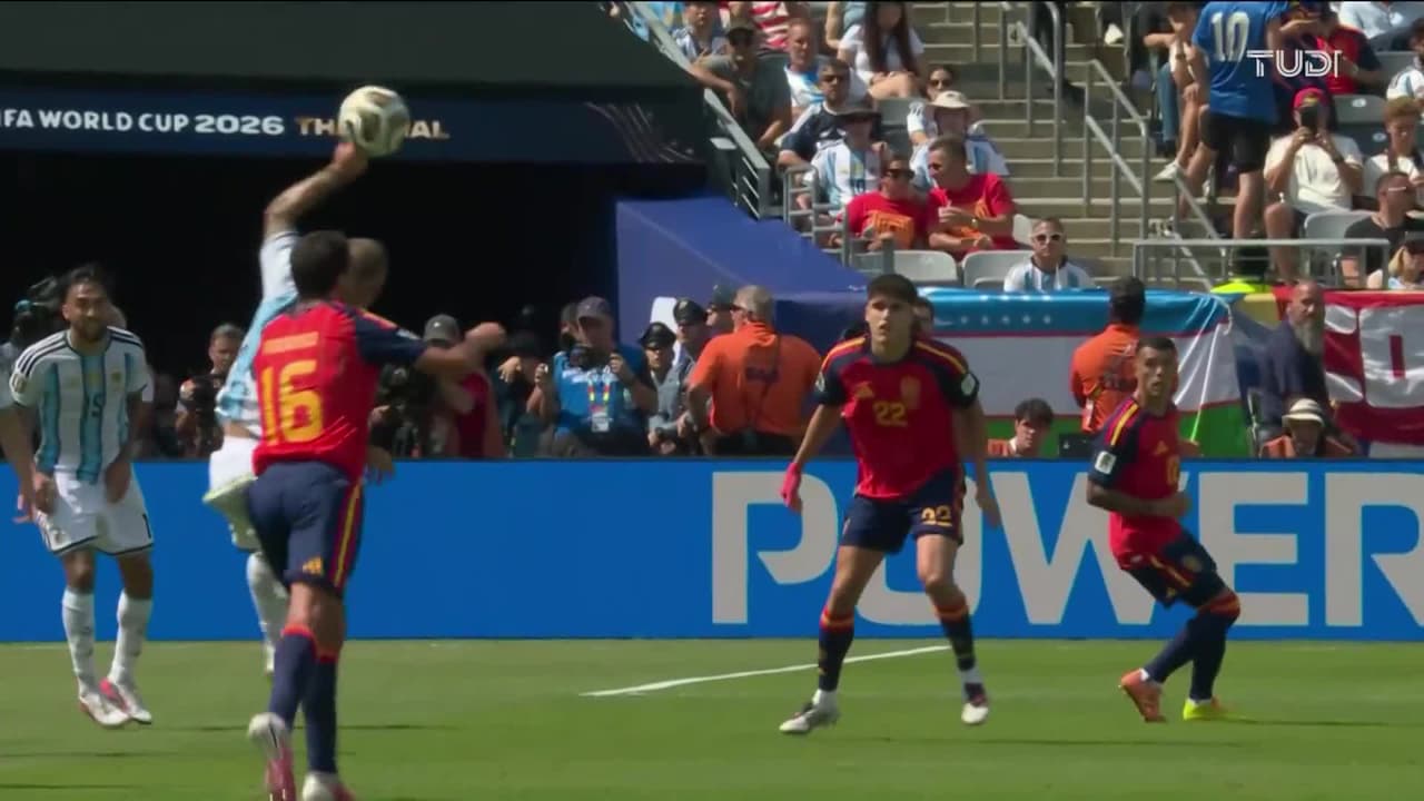 ¿La manos de D10S presente? McAllister hizo lo insólito vs. España