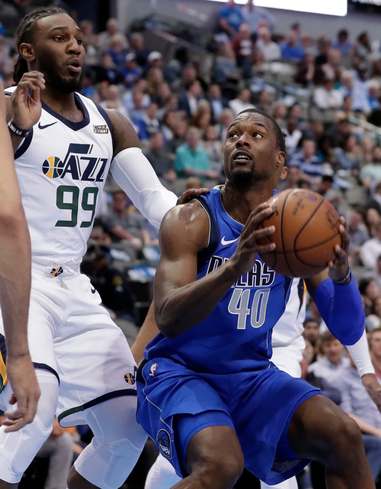 Los Dallas Mavericks y el Utah Jazz se enfrentaron en el American Airlines Center en un partido que acabó con triunfo para los visitantes por 119-112.