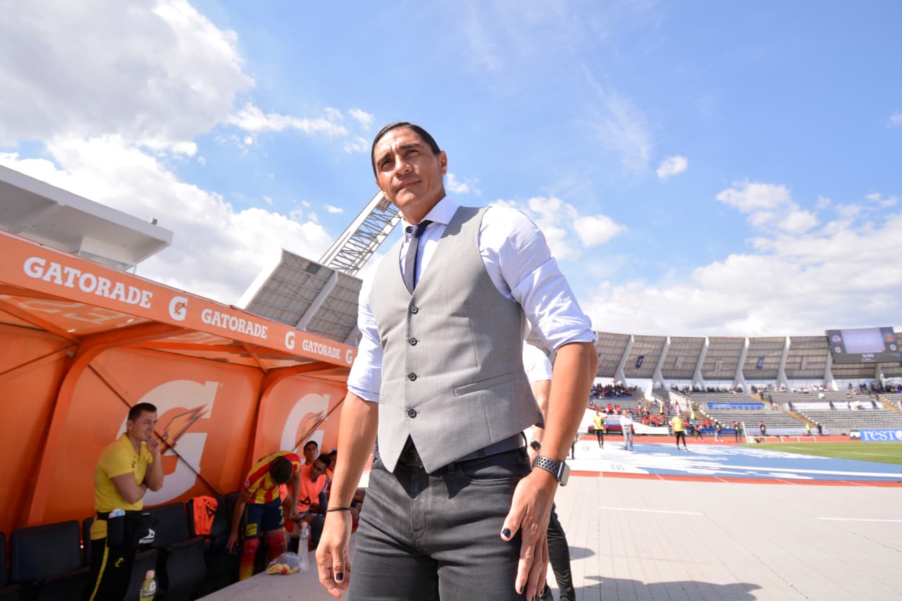 Juan Francisco Palencia, entrenador de Lobos BUAP que acumula tres victorias, un empate y siete derrotas.