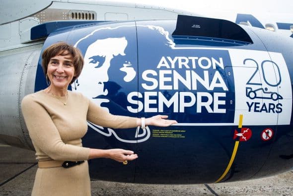 La aerolínea brasileña Azul, por su parte, homenajeó al piloto con la presentación de un avión "personalizado" que hace alusión a los símbolos que lo identificaron. Un "homenaje a la carrera de uno de los mayores ídolos de todos los tiempos", según informó Azul en un comunicado.